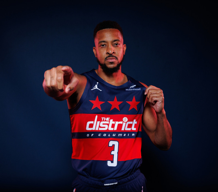 上海队险胜猛龙,麦科勒姆扛起全队 上海队险胜猛龙,麦科勒姆扛起全队