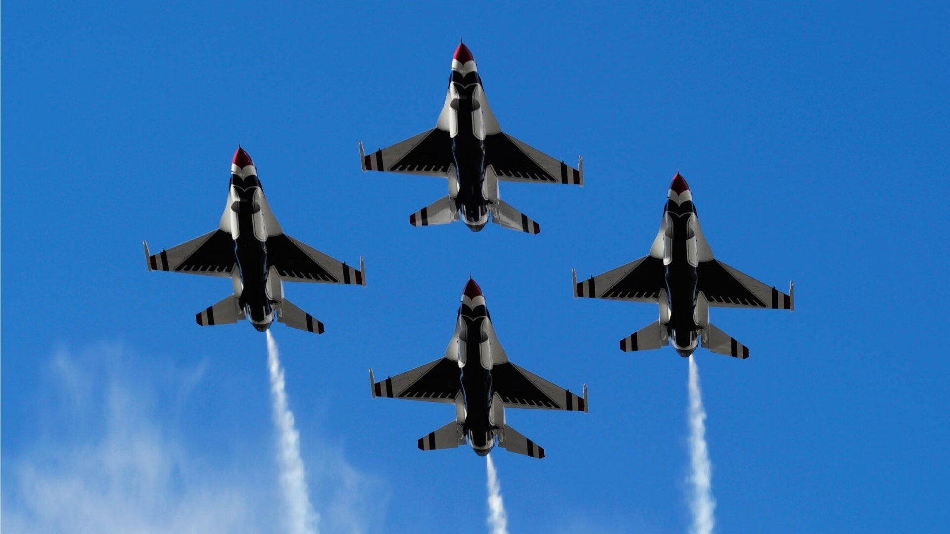 擎天白玉柱！西亚卡姆攻防统治赛场，黄蜂高歌猛进完胜独行侠